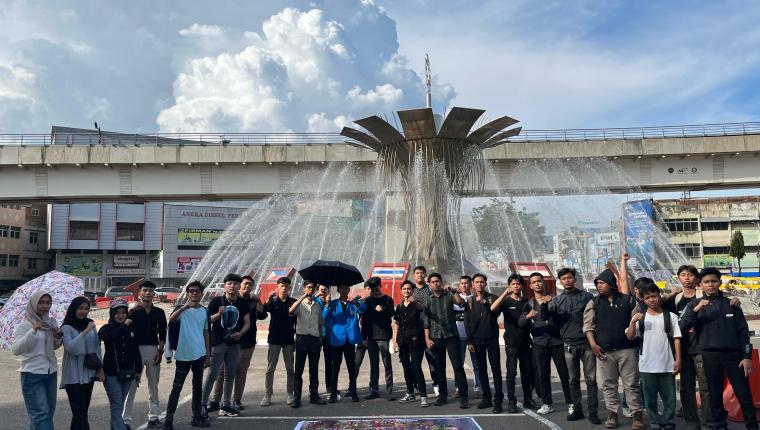 BEM Universitas PGRI Palembang Kabinet Jayasena Gelar Aksi "Tabur Tuai" di Tengah Kunjungan Presiden