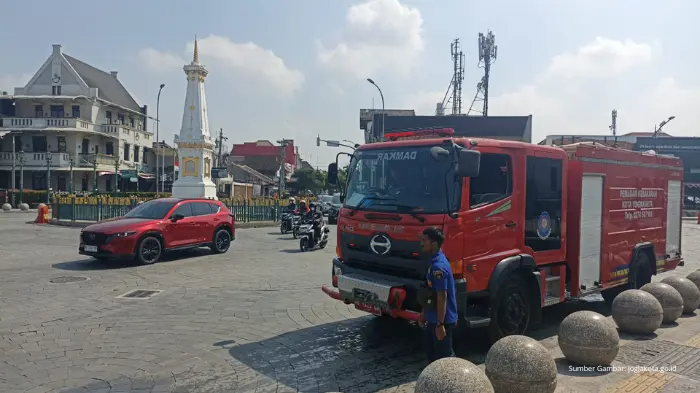 Gaung Sirine Damkarmat Warnai Detik-detik Proklamasi di Yogyakarta