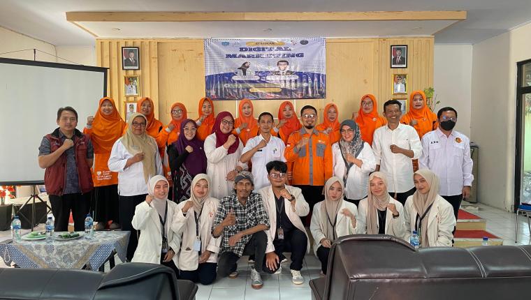 Mahasiswa Kukerta 05 BKI UIN SMH Banten Gelar Seminar Digital Marketing untuk Kader LKS LU Bakti Mulia Berkah Desa Ramah Lansia