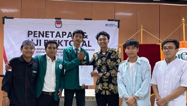 MAHASISWA UNIVERSITAS CANDIKA ABDITAMA  DESAK REKTORAT UNTUK SEGERAH MENCOPOT  PRESIDEN MAHASISWA DAN USUT DUGAAN KORUPSI