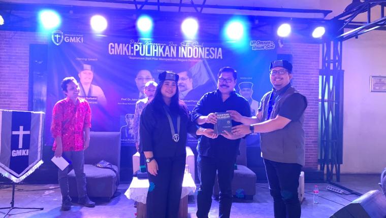 Pulihkan Indonesia, GMKI Gelar Dialog Kebangsaan dan Bakti Sosial
