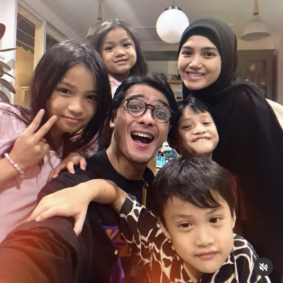 Intip Parenting 3 Artis yang Menanamkan Nilai Islami