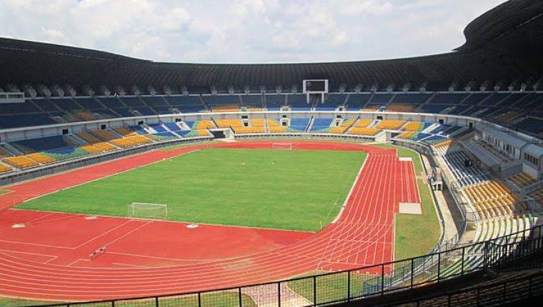 Kondisi Lapangan Memburuk, Persib Bandung Pindahkan Latihan ke Stadion SPOrT Jabar