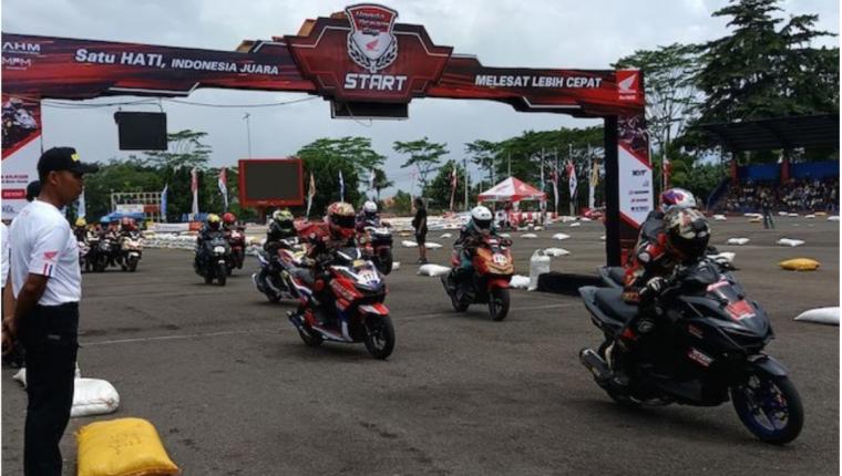 Kiki Araxa Juarai Kelas HDC-10 Vario 160cc Standar di Honda Dream Cup 2025 Seri Malang