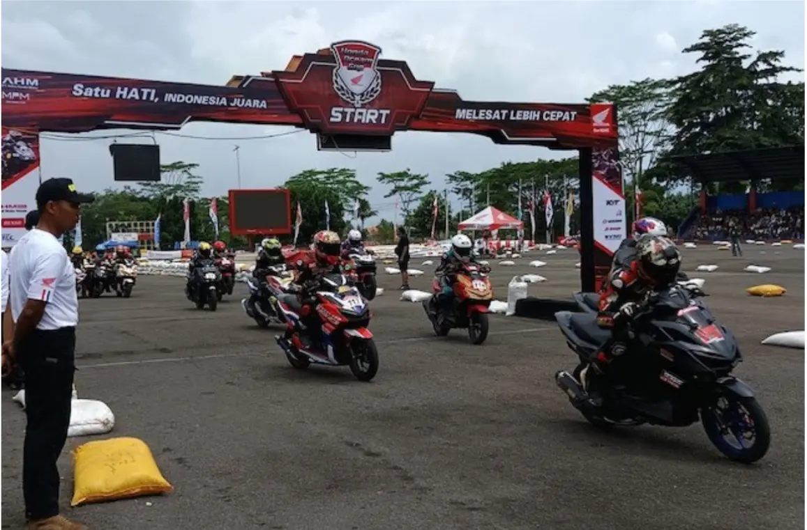 Kiki Araxa Juarai Kelas HDC-10 Vario 160cc Standar di Honda Dream Cup 2025 Seri Malang