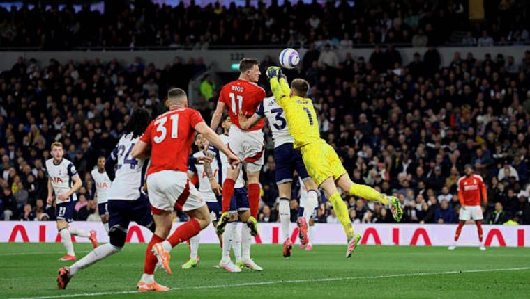 Tottenham Tumbang di Kandang, Nottingham Forest Bawa Pulang Tiga Poin