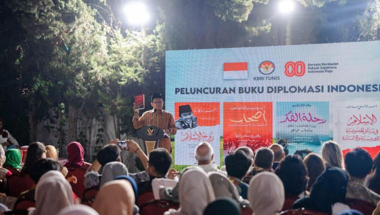 KBRI Tunisia Peringati HUT ke-80 RI dengan Luncurkan Buku Diplomasi dalam Bahasa Arab