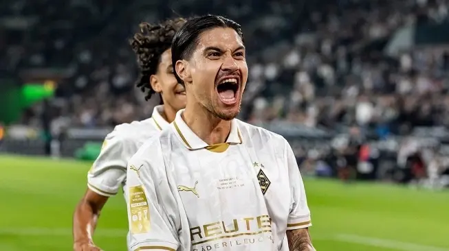 Borussia Monchengladbach Cemas Cedera Kevin Diks di Laga Debut DFB Pokal