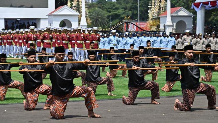 Derap Kuda, Deru Motoris, dan Sakralnya Sang Merah Putih di Istana Merdeka