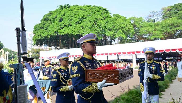 Presiden Prabowo Pimpin Ziarah Nasional dan Renungan Suci di TMP Kalibata