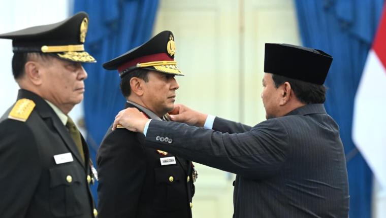 Prabowo Anugerahkan Pangkat Kehormatan kepada Dua Purnawirawan atas Pengabdian untuk Bangsa