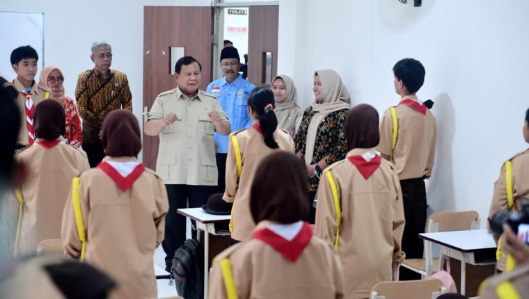 Prabowo Pastikan 100 Sekolah Rakyat Beroperasi dengan Fasilitas Layak