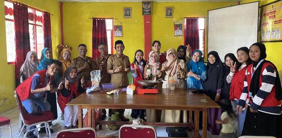 Mahasiswa Kuliah Kerja Nyata (KKN) Tematik Ketahanan Pangan dan Stunting