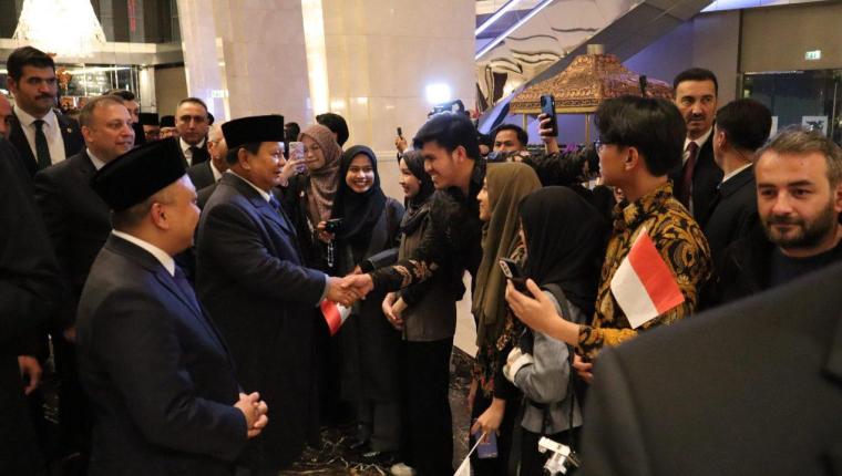 Sambutan Hangat dan Meriah Iringi Kedatangan Presiden Prabowo di Turki