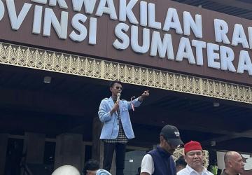 DEMA UIN Palembang Gelar Aksi Di Kantor DPRD Sumsel