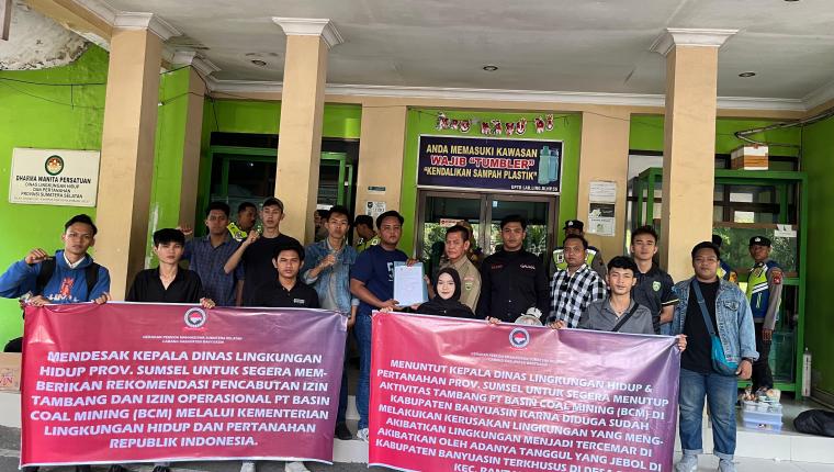GAASS Banyuasin Geruduk DLHP Sumsel Tuntut Pencabutan Izin Tambang PT. BCM Akibat Jebolnya Tanggul Batubara
