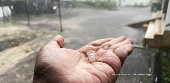 Hujan Es Guyur Beberapa Wilayah di Kabupaten Sleman, DIY