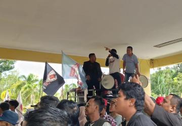 Ratusan Tokoh Pemuda Banyuasin Gelar Aksi, Tuntut Ketua DPRD Abdul Rais Mundur