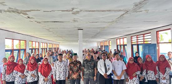 Hartono - Anggota DPD RI Sosialisasikan 4 Pilar Dihadapan Orang Tua Pelajar