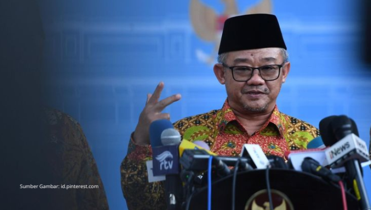 Mendikdasmen Abdul Mu'ti: Wisuda Sekolah Sah Asal Tidak Memberatkan