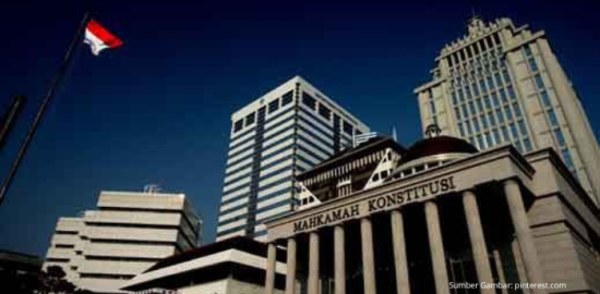 MK Putuskan Pemerintah Tak Bisa Tuntut Pencemaran Nama Baik Lewat UU ITE