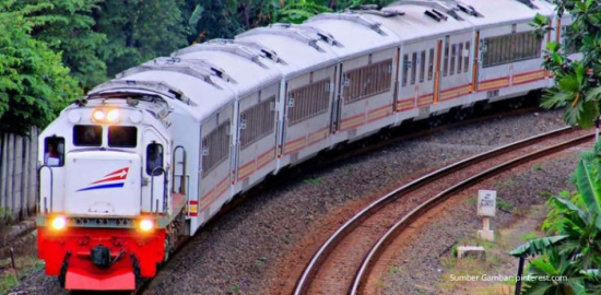 Menelusuri Lukisan Alam dari Jendela Kereta: Kulon Progo Jadi Primadona Jalur Selatan