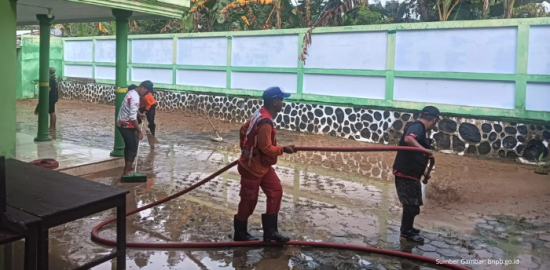 Tiga Daerah Dilanda Bencana Hidrometeorologi, BNPB Minta Warga untuk Tetap Siaga