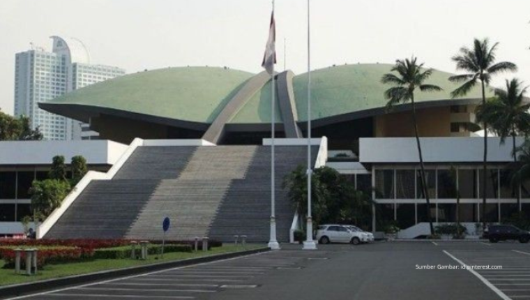 DPR soroti dugaan suap hakim kasus minyak goreng, sebut rakyat jadi korban dua kali
