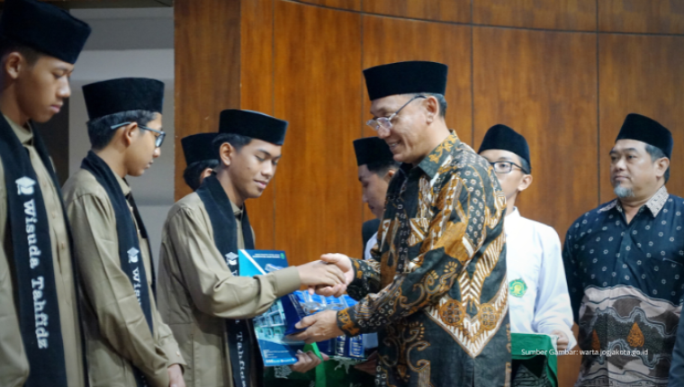 Wali Kota Jogja Hadiri Wisuda Santri PPTQ Ibnu Juraimi, Tekankan Peran Pendidikan Agama dalam Membangun Karakter Bangsa