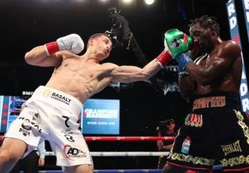 Kesalahan Krusial? Israil Madrimov Nilai Terence Crawford Bisa Kalah dari Canelo Jika Terlalu Berotot