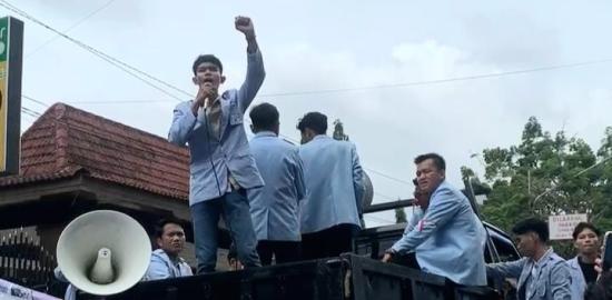 DEMAF Dakwah dan Komunikasi UIN Palembang Gelar Aksi Evaluasi Kabinet Prabowo