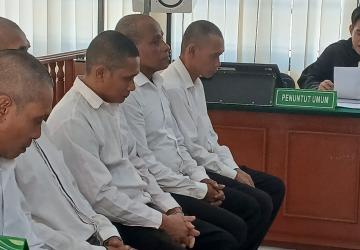 5 Pelaku Tambang Ilegal Di Kabupaten Raja Ampat Jalani Sidang Dakwaan