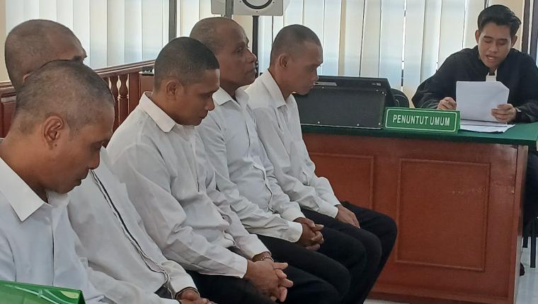 5 Pelaku Tambang Ilegal Di Kabupaten Raja Ampat Jalani Sidang Dakwaan