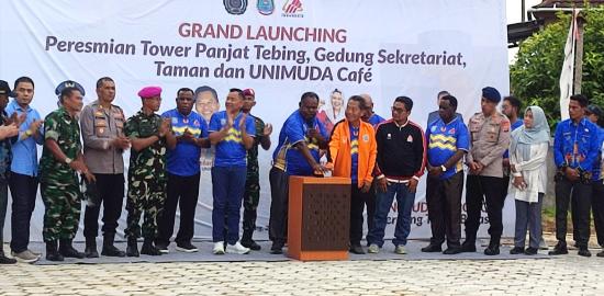 Tower Panjat Tebing di UNIMUDA Sorong Diresmikan Berskala Internasional