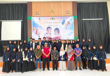 Kepala Sekolah MAN 2 Kota Palu, Apresiasi Kamus Bergambar Bahasa Dampelas Pada Seminar Hari Buku