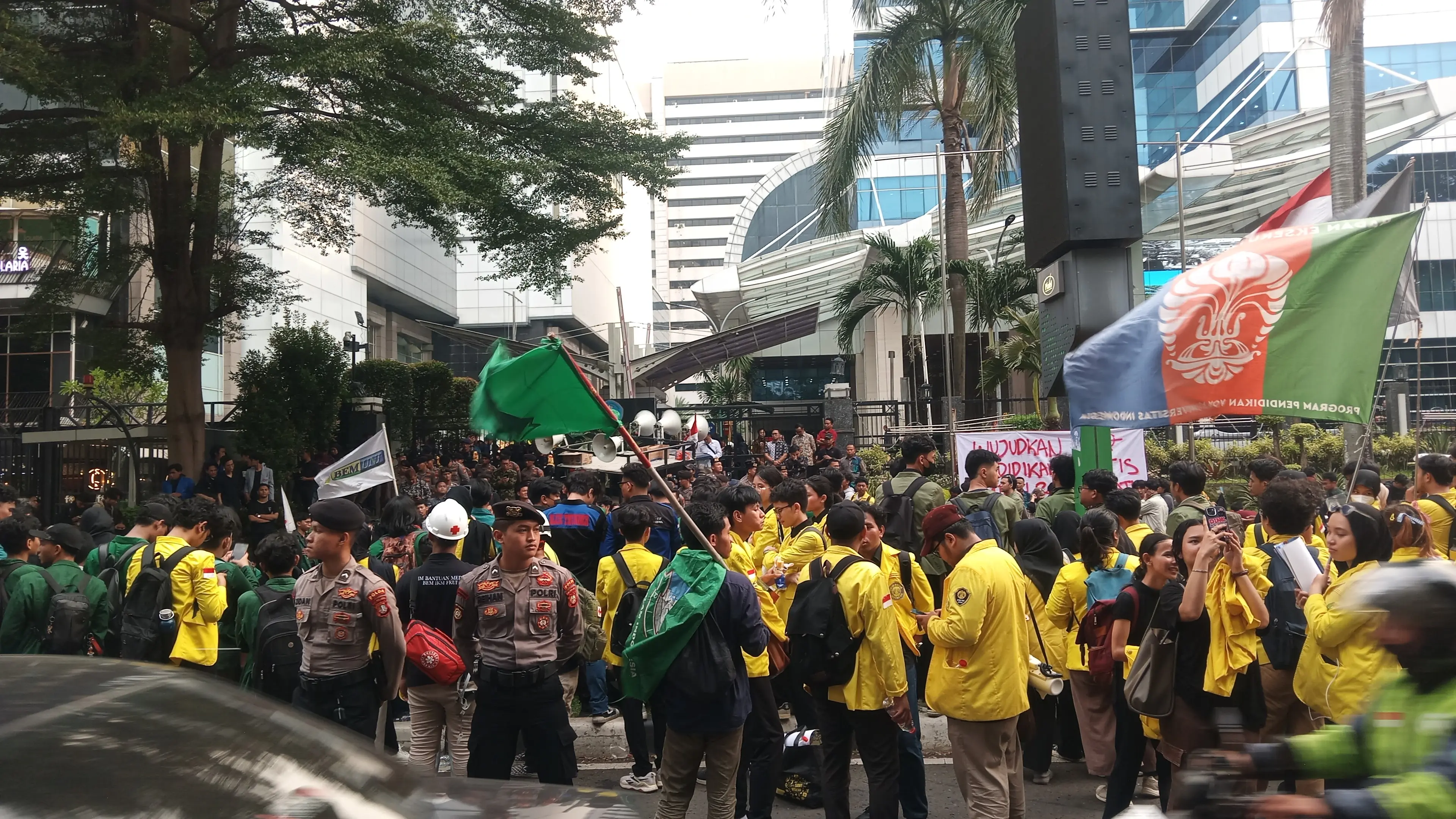 Aksi Hardiknas 2025, Pelajar Islam Indonesia Turun Kejalan Suarakan Isu Pendidikan
