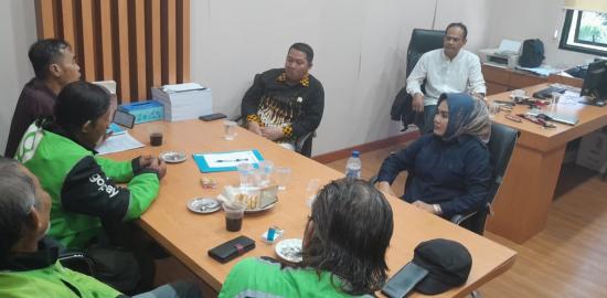 Driver Ojol Cilegon Temui Fraksi NasDem, Desak Regulasi Aplikasi dan Pengakuan sebagai Pekerja
