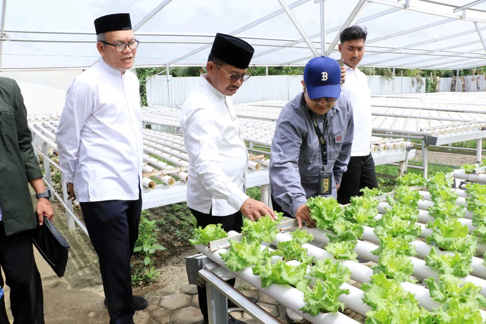 Pemerintah Kota Tangerang Melakukan Kunjungan Kerja ke TPU Swadaya dan Food Estate Edukatif di Cipondoh