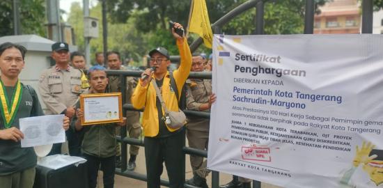 SEMMI Tangerang Melakukan Aksi Demonstrasi Dalam Menyambut 100 Hari Kerja Sachrudin - Maryono
