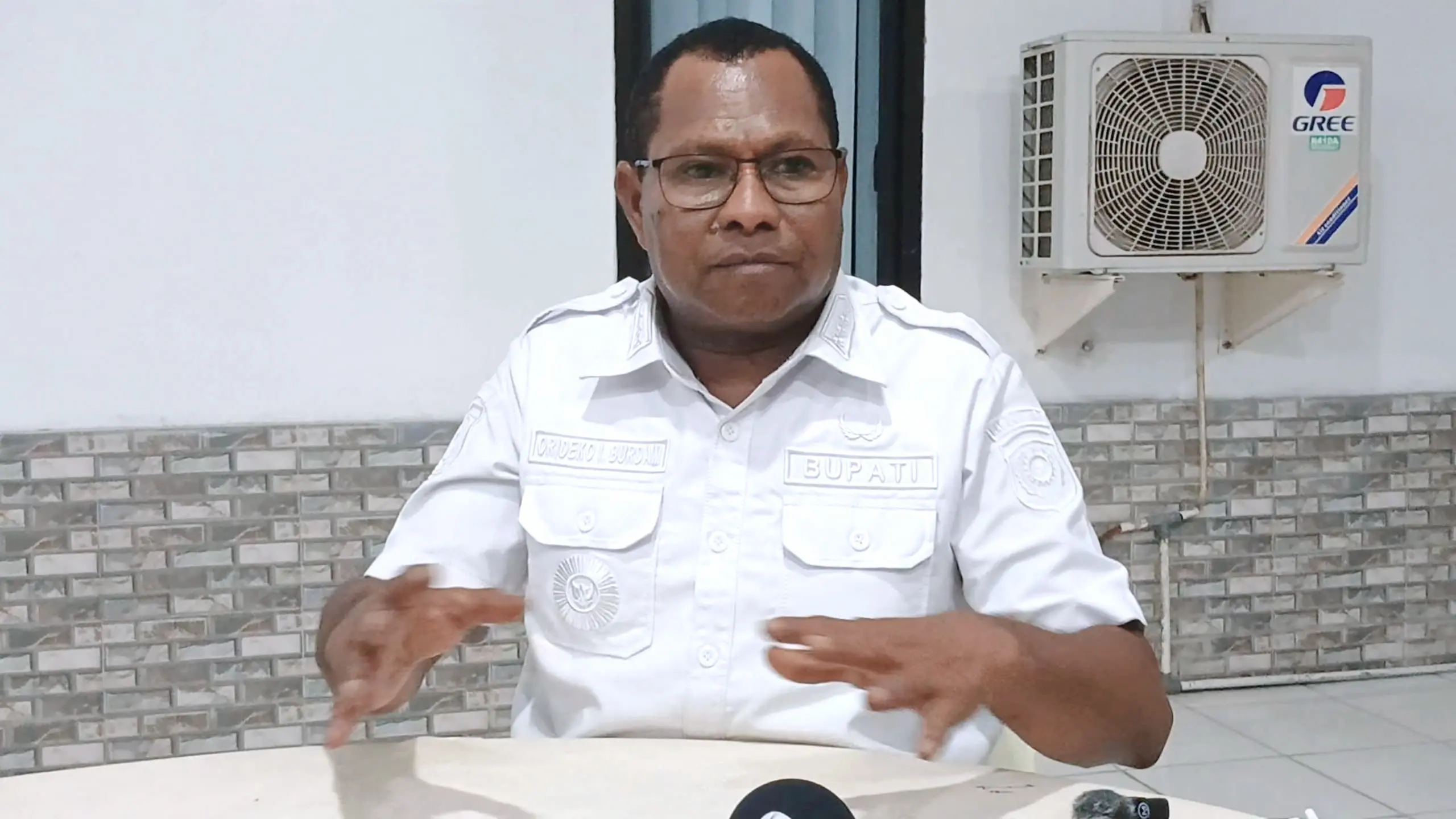 Bupati Raja Ampat Orideko Burdam Larang Sementara Wisatawan Kunjungi Pulau Wayag