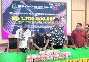 Kejari Sorong Terima Pengembalian 1,7 Milyar Kasus Korupsi Dana Alokasi Khusus (DAK) Raja Ampat 2019