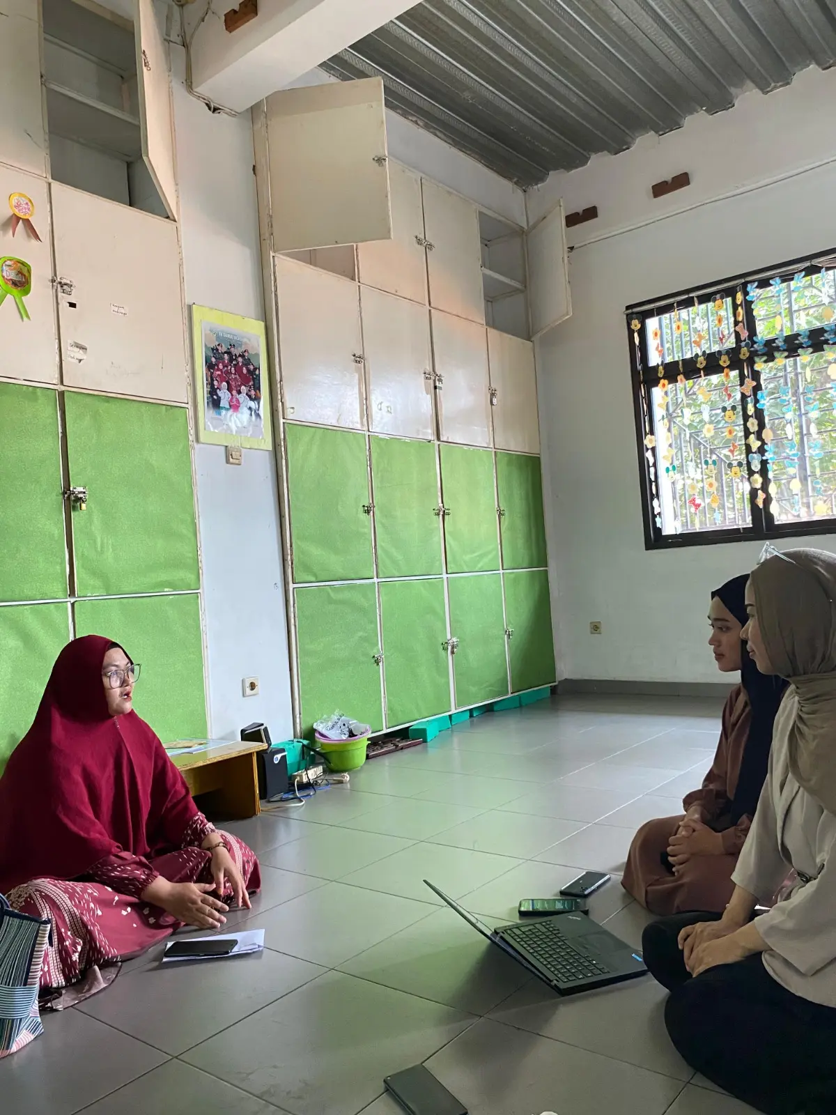 Santri Mahasiswa di Antara Dua Sistem: Menjaga Ruh Pendidikan di Era yang Serba Terukur