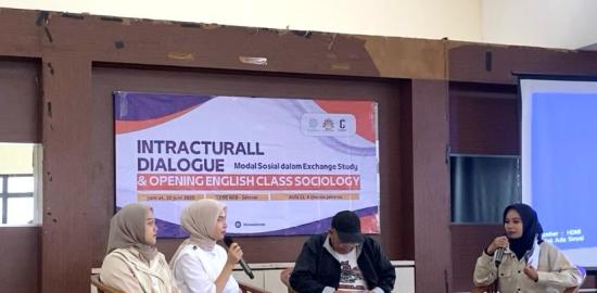 Dari Mimbar ke Parlemen: Relasi Gerakan Keagamaan dan Partai Islam di Indonesia