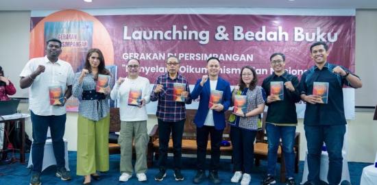 Artinus Hulu, Resmi Luncurkan Buku “Gerakan di Persimpangan”