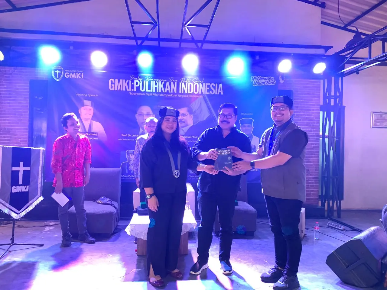 Pulihkan Indonesia, GMKI Gelar Dialog Kebangsaan dan Bakti Sosial