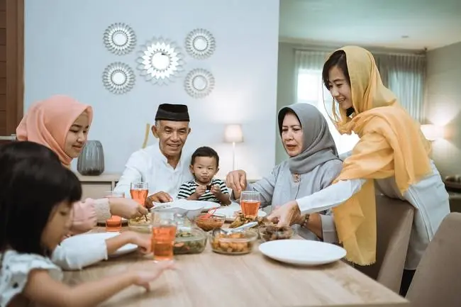 Hindari Makanan ini saat Berbuka Puasa, Yuk Simak!