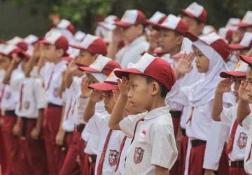 Kemendikdasmen Gelar Upacara HARDIKNAS 2025 Serentak Di Seluruh Indonesia