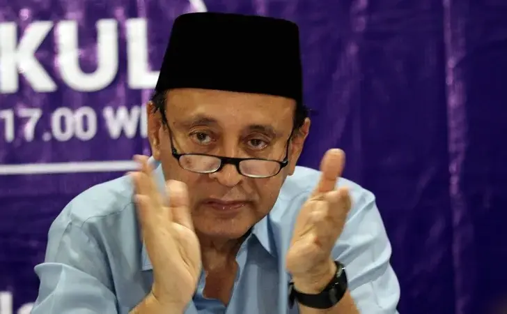 1 Dollar = 15 Rupiah