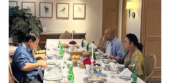 Puasa Kedua, Presiden Prabowo Berbuka Bersama Keluarga