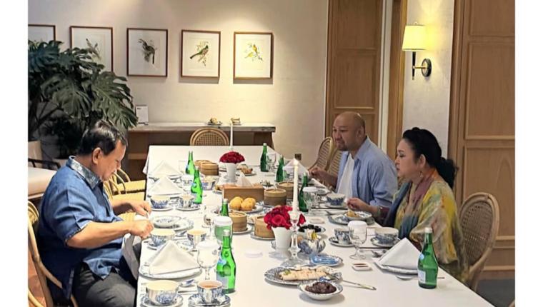 Puasa Kedua, Presiden Prabowo Berbuka Bersama Keluarga